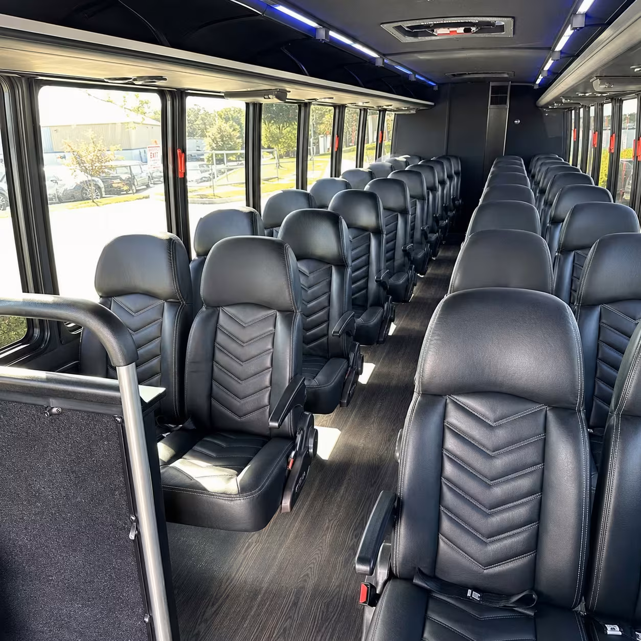 eugene 25 passenger minibus rental