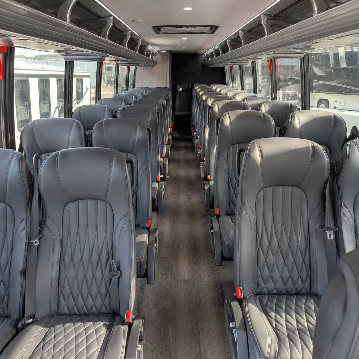 eugene airport minibus rentals for group arrivals and departures