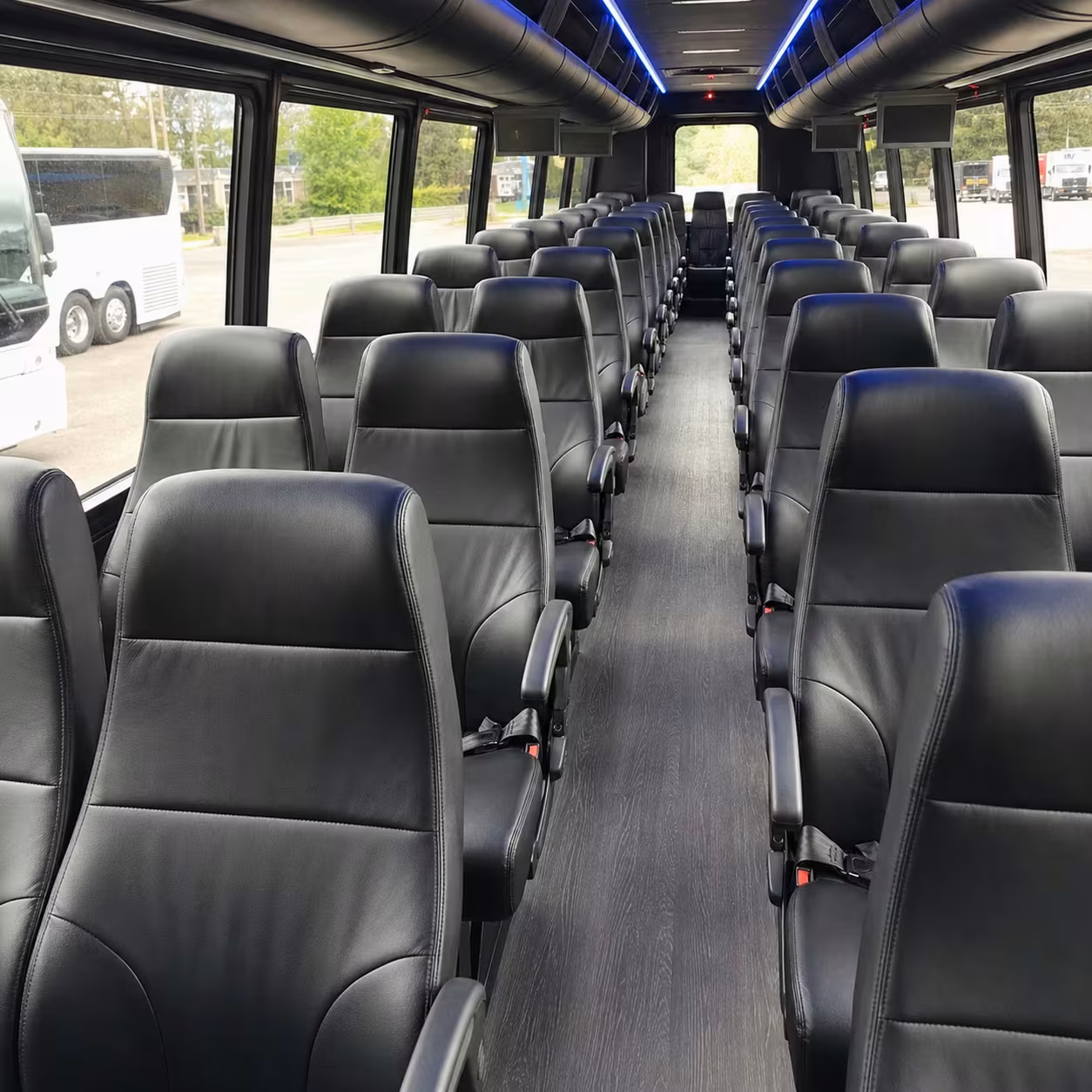 minibus and motorcoach rentals in eugene for groups of any size