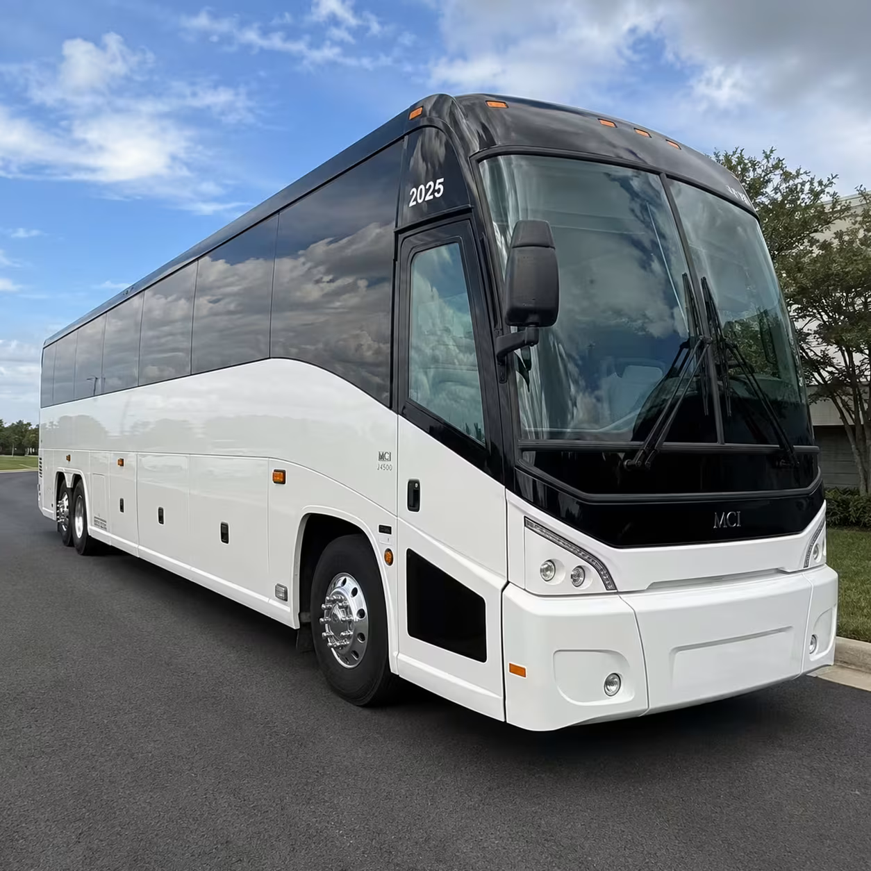 school field trip and university group charter buses in eugene